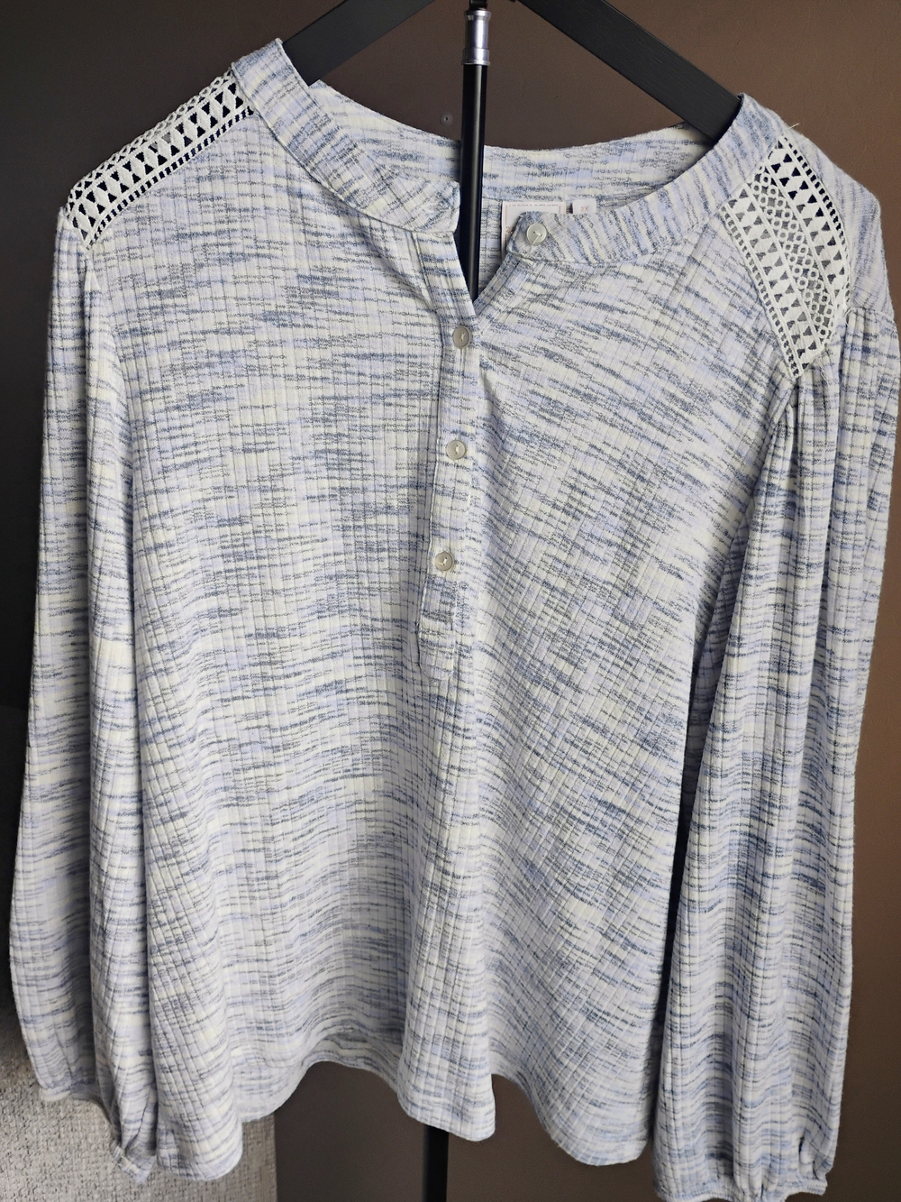 Zac & Rachel Size 2X Heathered Light Blue Lace-Trim Henley Long Sleeve Top